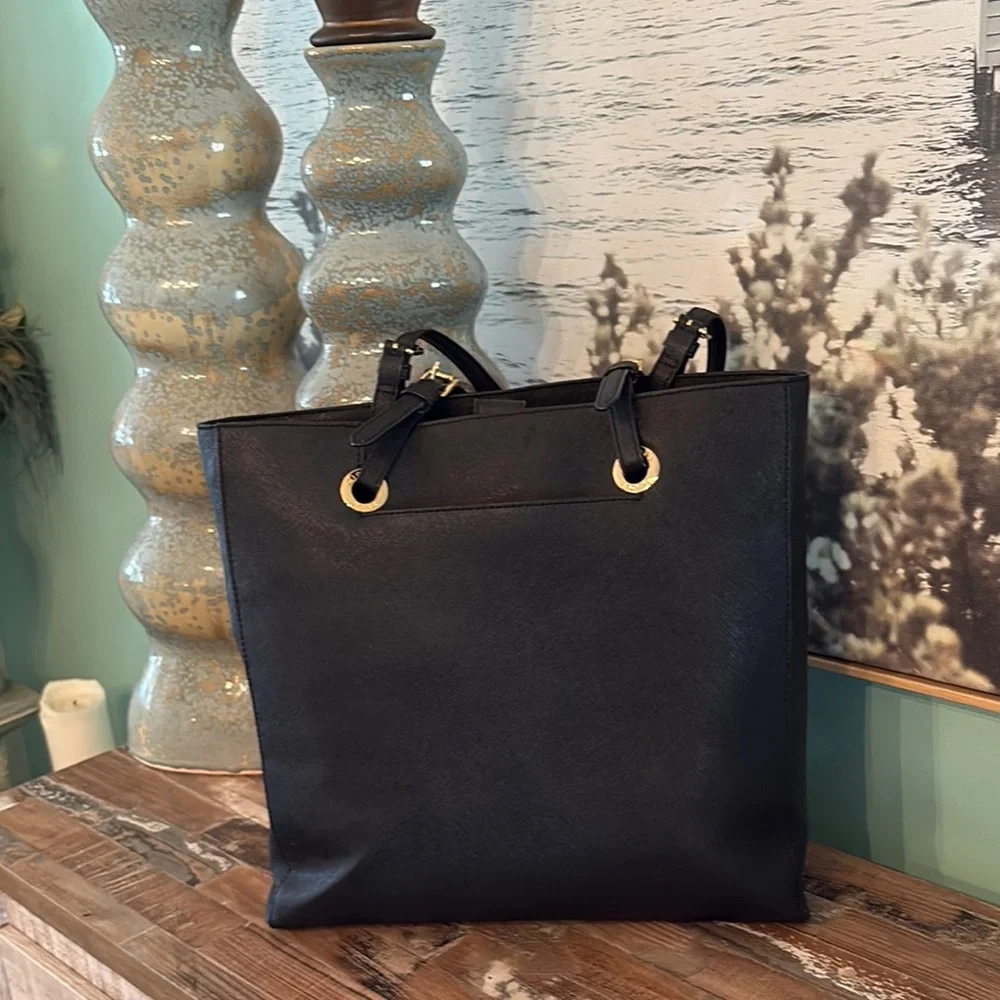 SOLD!!!!!Michael Kors Black Leather Tote with Gold Hardware - Picture 7 of 9